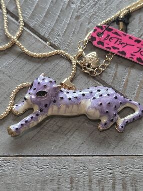NWT Betsey Johnson Purple Leopard Cat Enamel Pendant Necklace Gold Tone